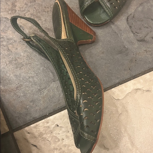 Frye maya cut sling back pump 8M Green Women's Sandals - Picture 4 of 11